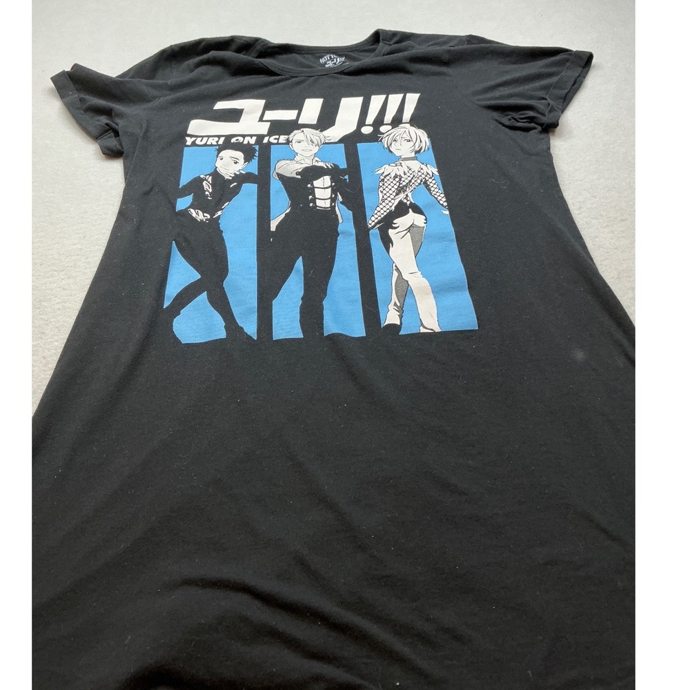 Hot Topic Yuri on Ice Anime Graphic T-Shirt Size 2 Black Cotton Short‎ Sleeve